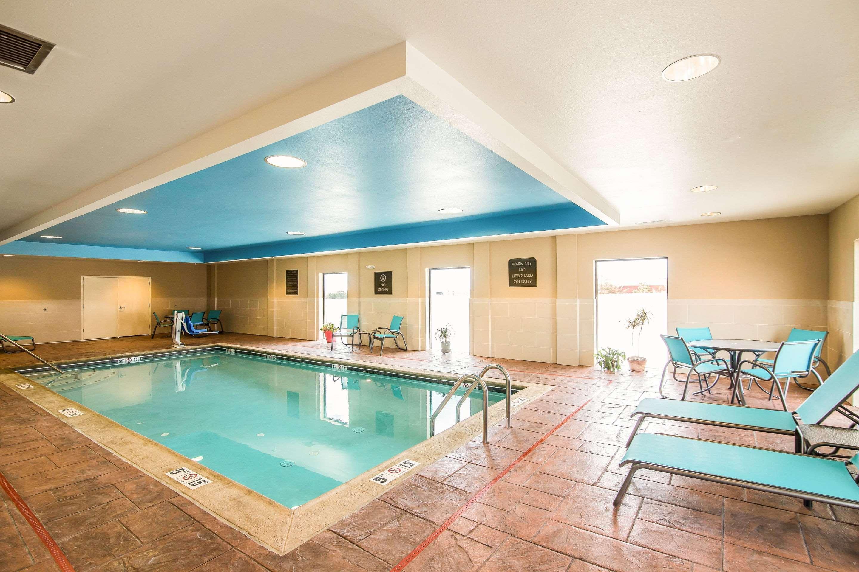 Comfort Suites - Dodge City Kültér fotó