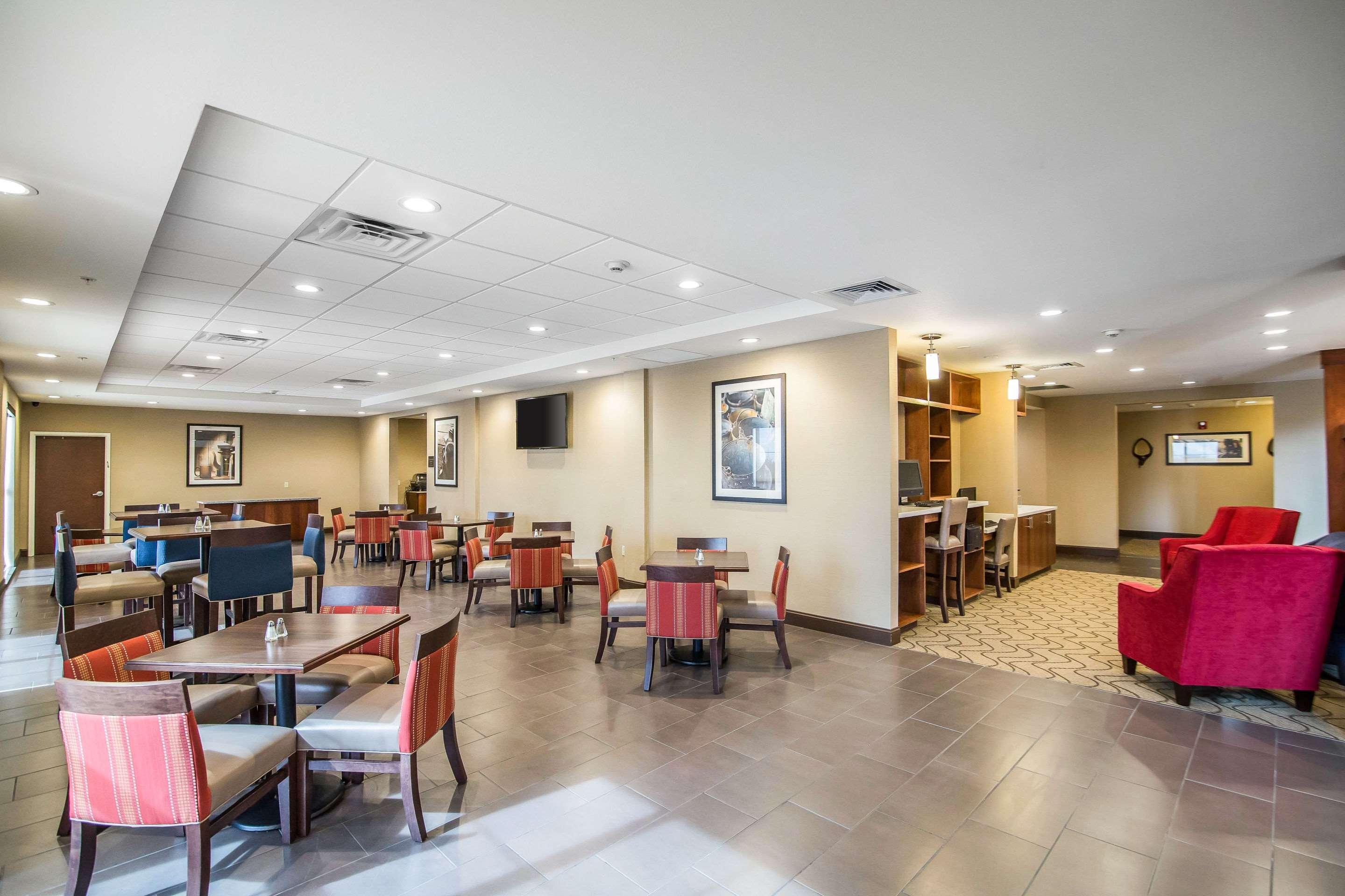 Comfort Suites - Dodge City Kültér fotó