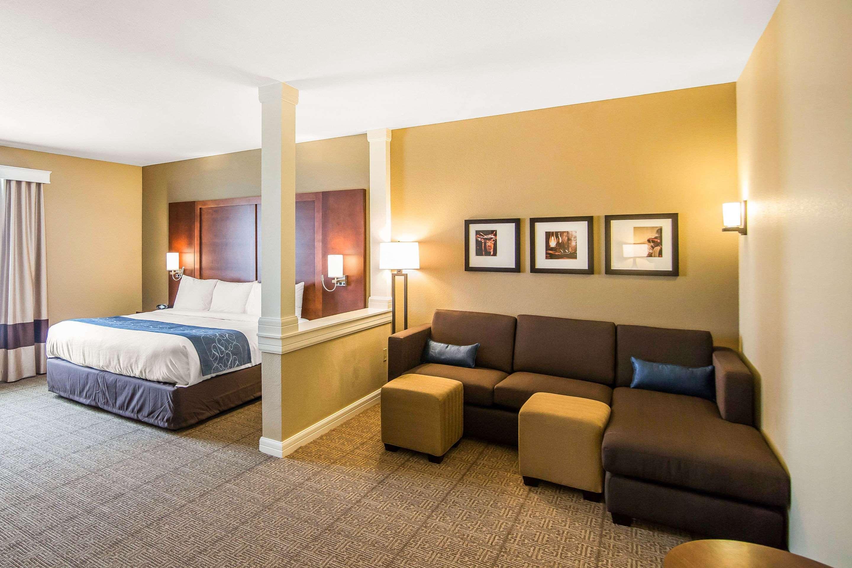 Comfort Suites - Dodge City Kültér fotó