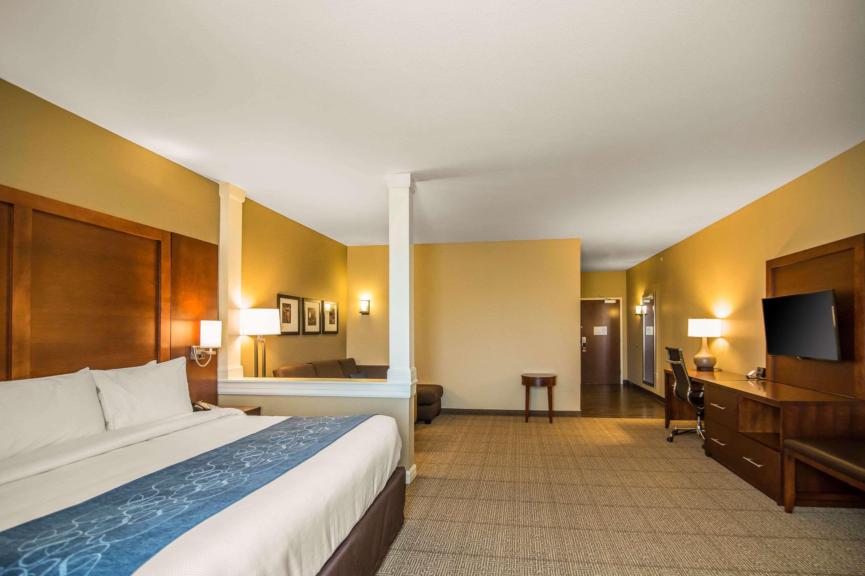 Comfort Suites - Dodge City Kültér fotó