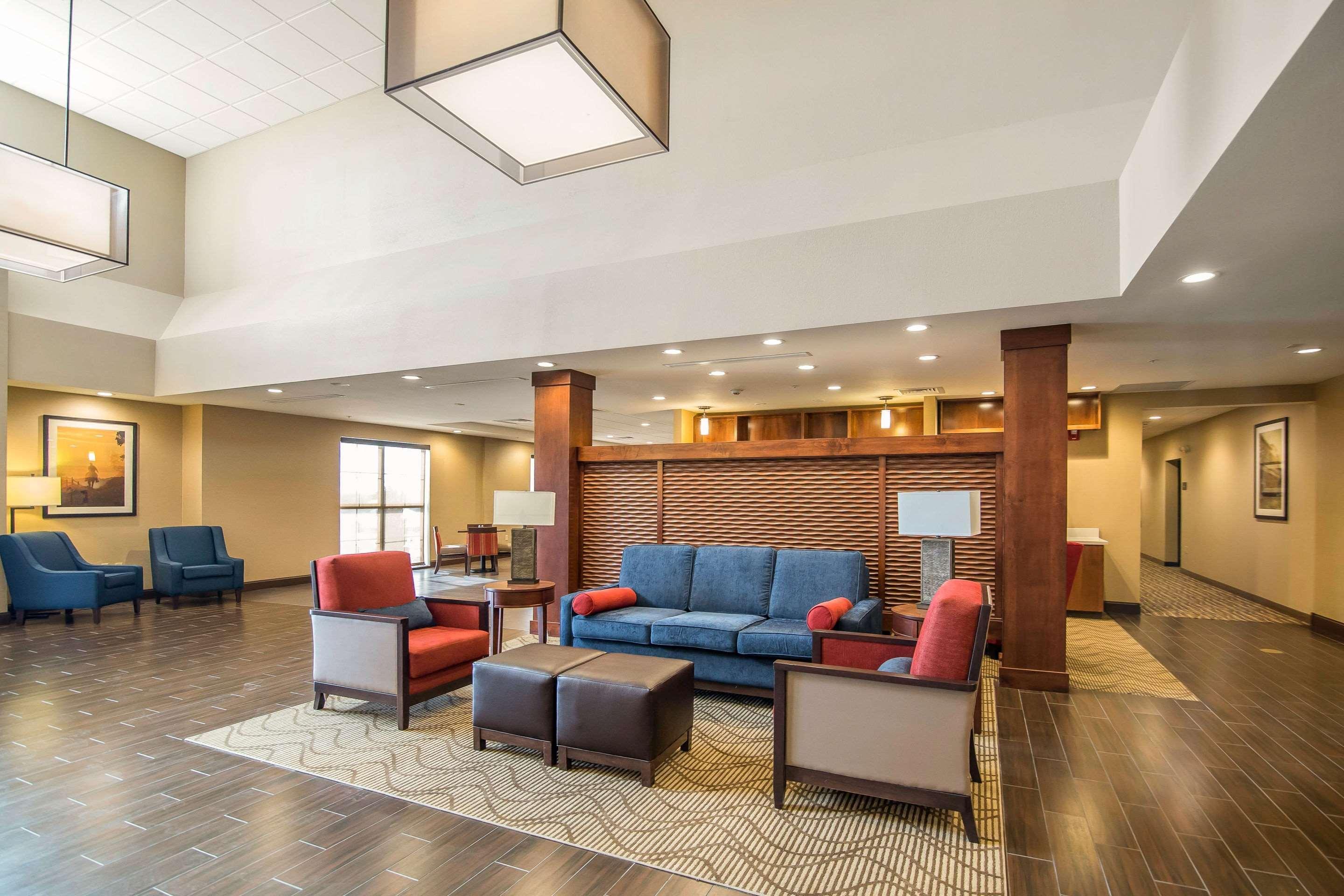 Comfort Suites - Dodge City Kültér fotó