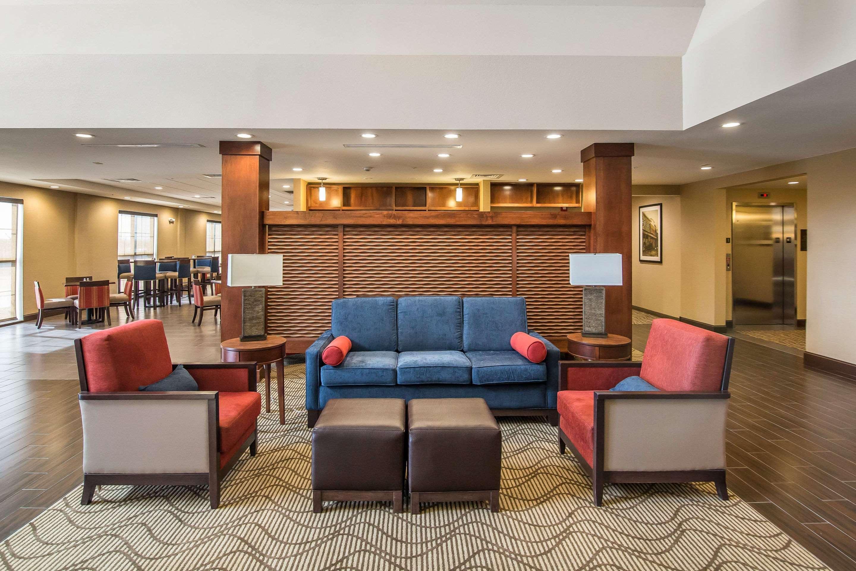 Comfort Suites - Dodge City Kültér fotó