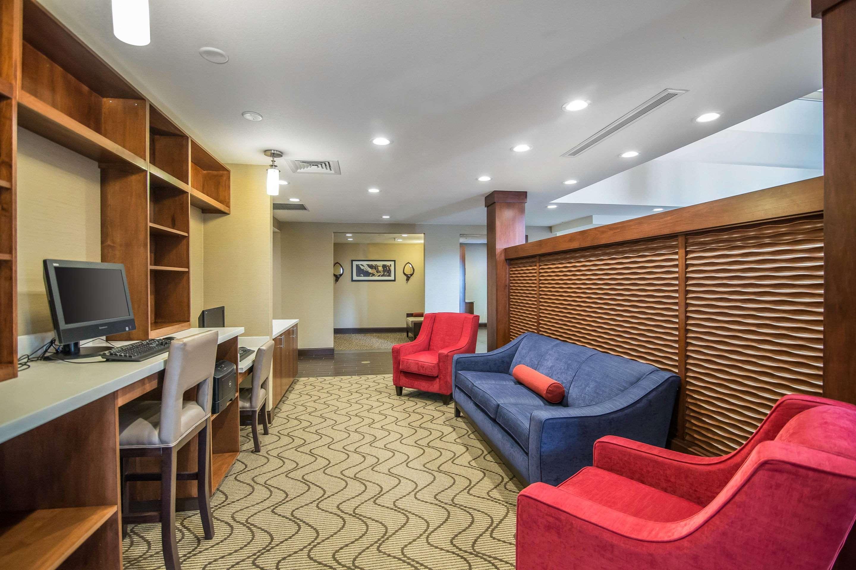 Comfort Suites - Dodge City Kültér fotó