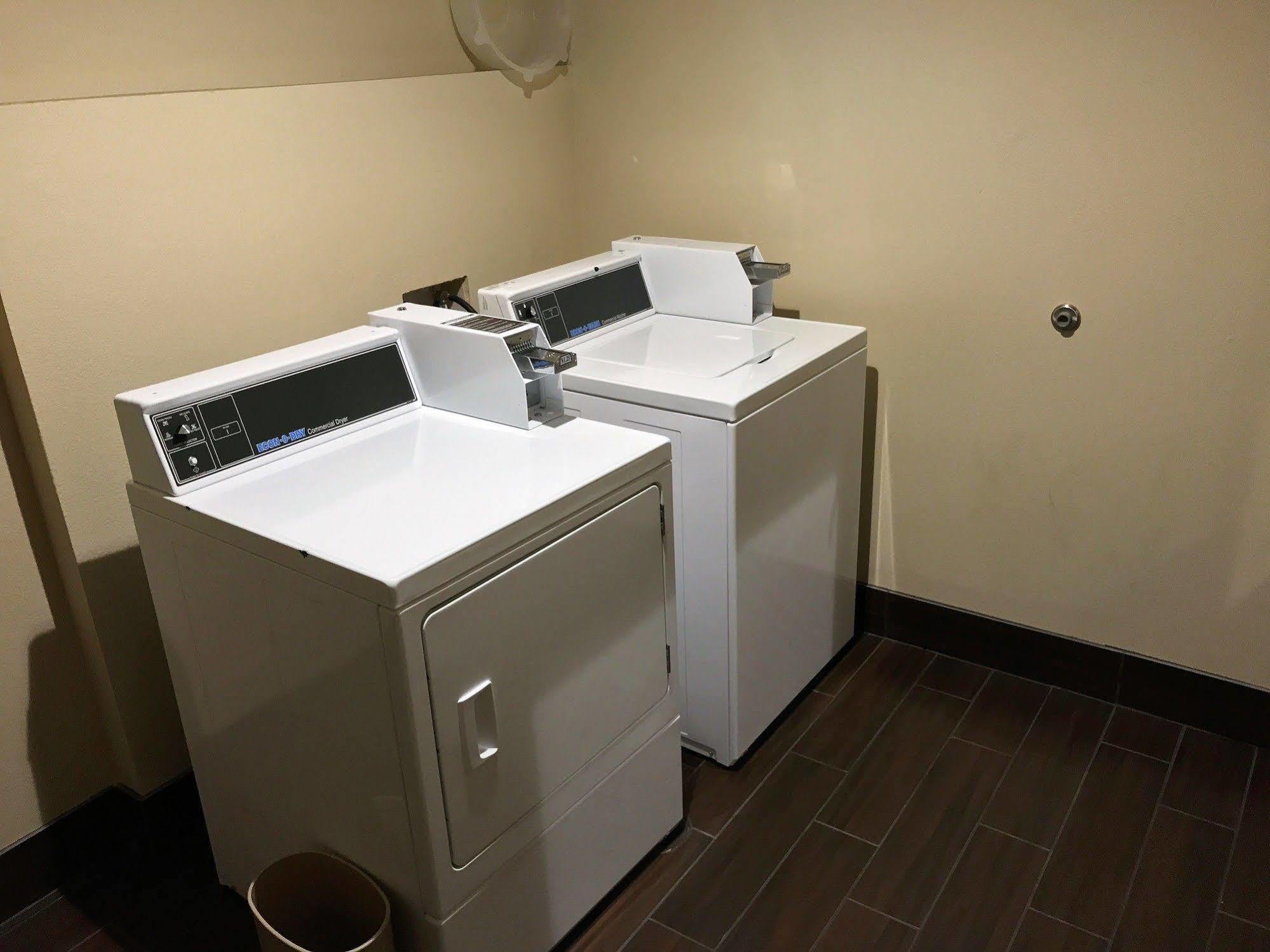 Comfort Suites - Dodge City Kültér fotó